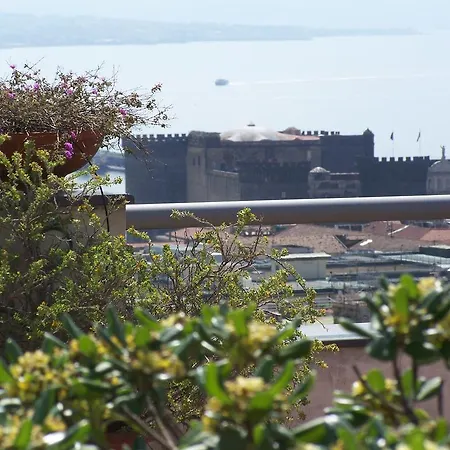 Oda ve Kahvaltı With A View Napoli